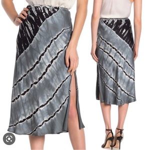 NWT Young, fabulous and Broke - tie dye midi skirt - size S